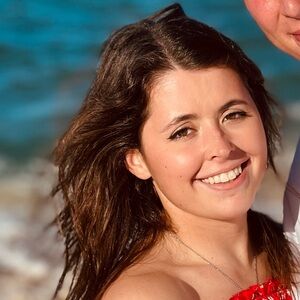 Meet your Posher, Alexis (Lexi)